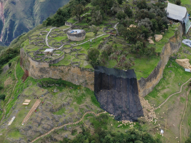 Manto negro cubre zona afectada de Kuélap.