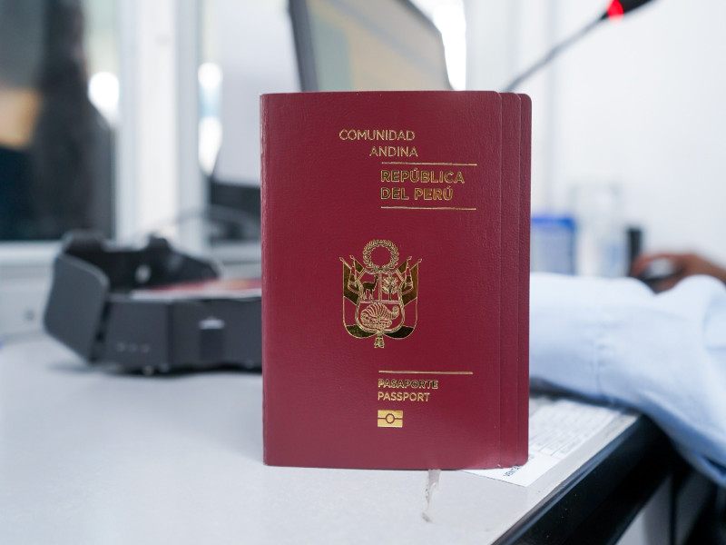 Modifican artículos del Reglamento de la Ley de Migraciones vinculados a la emisión de pasaportes