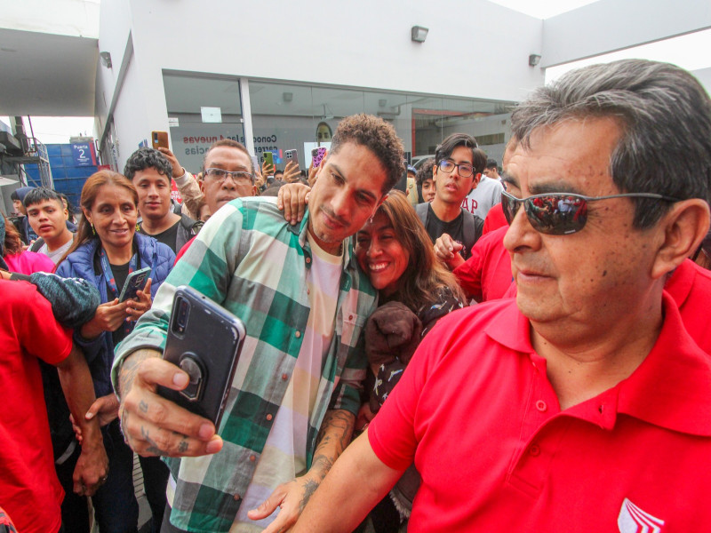 Paolo Guerrero: “Los jóvenes deben tener disciplina, sacrificio y coraje”