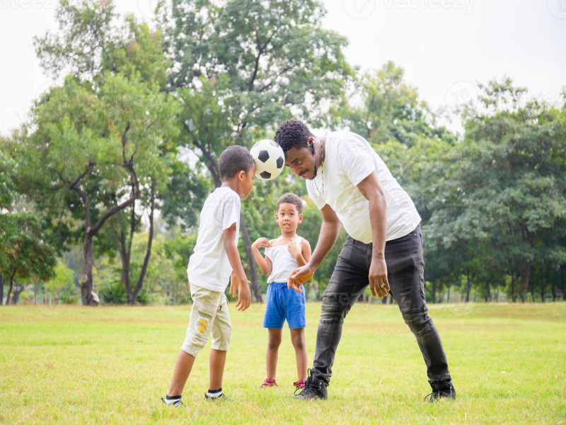  La presencia activa del padre mejora la autoestima y seguridad en niños y adolescentes