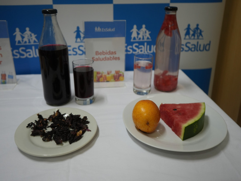 Essalud advierte: bebidas energizantes y jugos industriales ponen en riesgo la salud de los niños