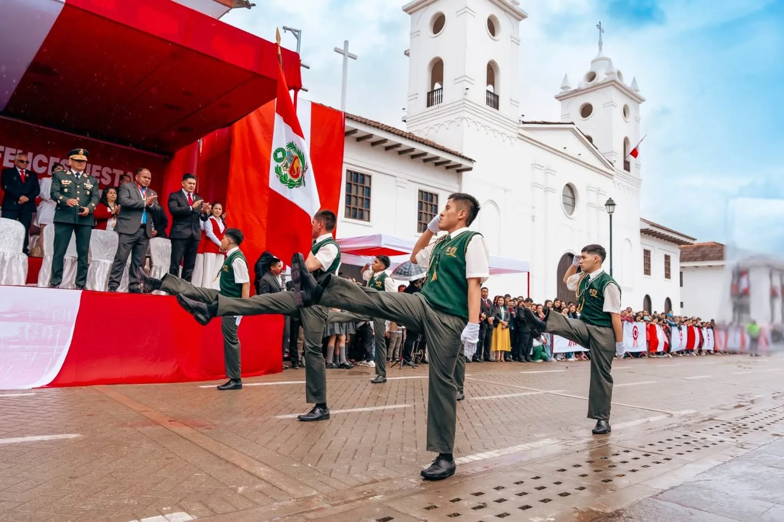 Alfred Nobel gana el primer lugar en concurso regional de escoltas