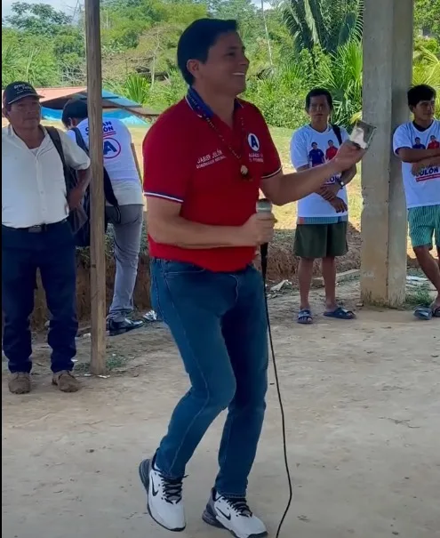 Un nuevo “candidato bailarín” esta vez para el Gobierno Regional Amazonas.