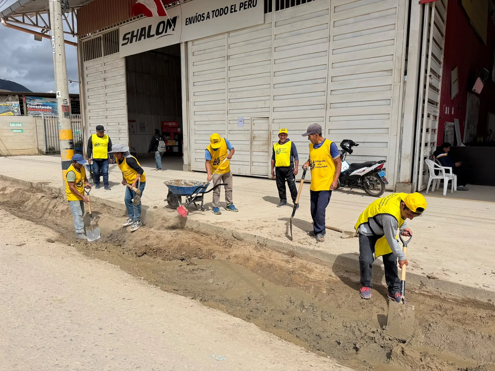 Sentenciados del Medio Libre realizan jornadas de trabajo comunitario en Chachapoyas