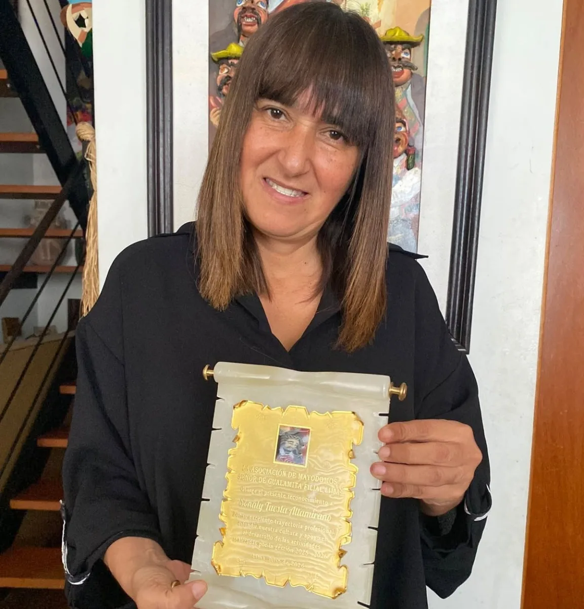 Sonaly Tuesta recibe reconocimiento por su aporte a la difusión de la cultura amazonense